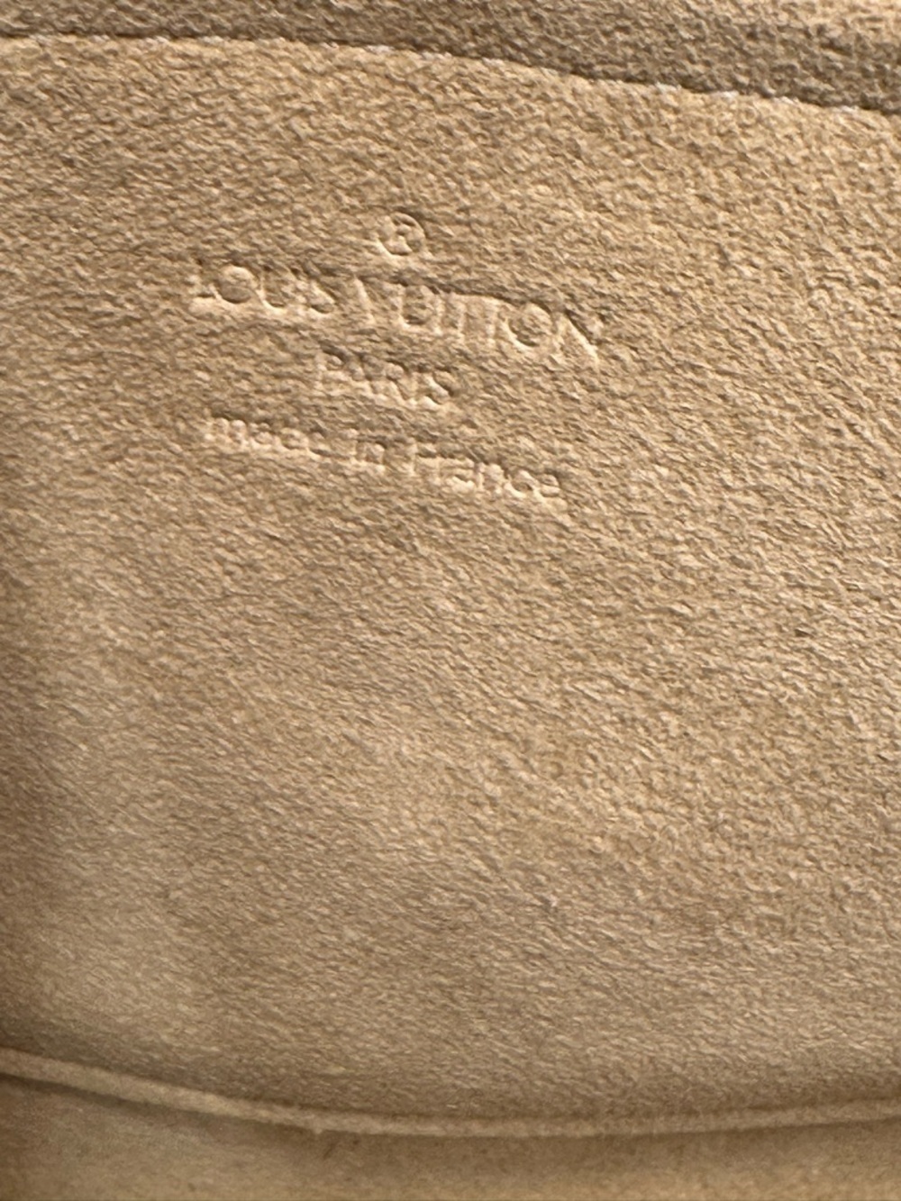 Louis Vuitton Monogram Shoulder/Crossbody Pouchette in Classic LV Monogram - Picture 13 of 16